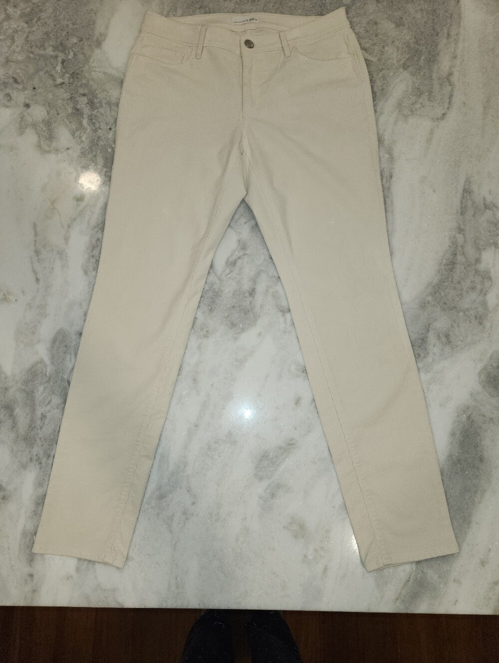 Ann Taylor Loft Women's Curvy Skinny Corduroy Panys in Cream